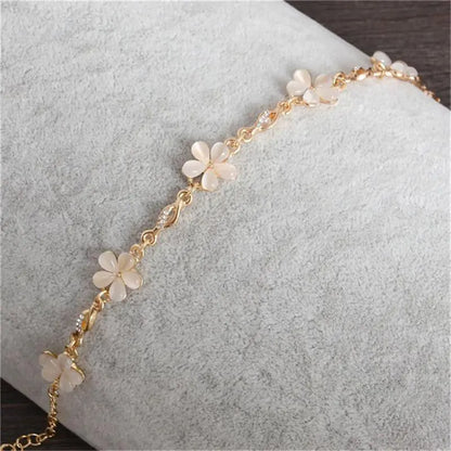 Fashion Cat's Eye Stone Flower Bracelet for Women