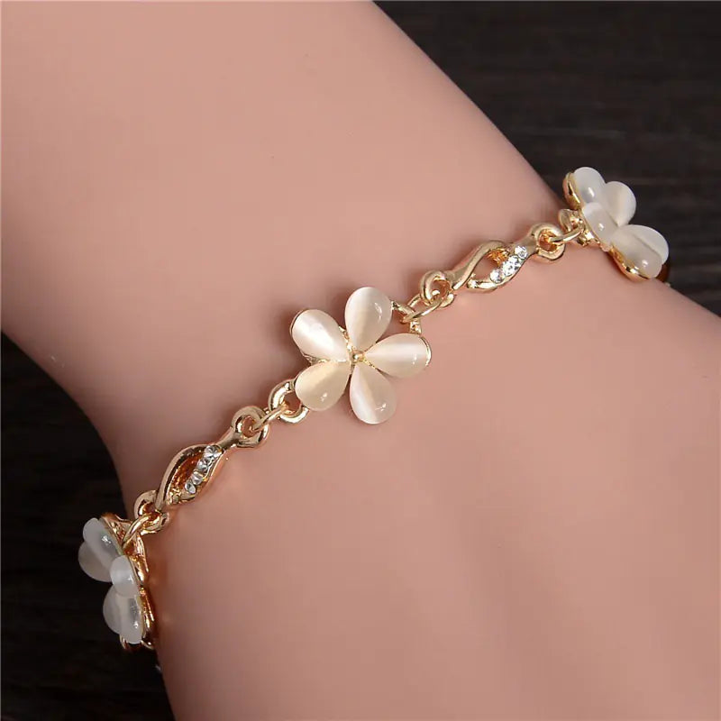 Fashion Cat's Eye Stone Flower Bracelet for Women